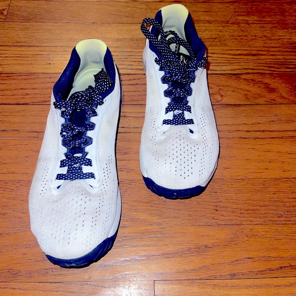 Women’s Reebok Nano - Picture 2 of 2
